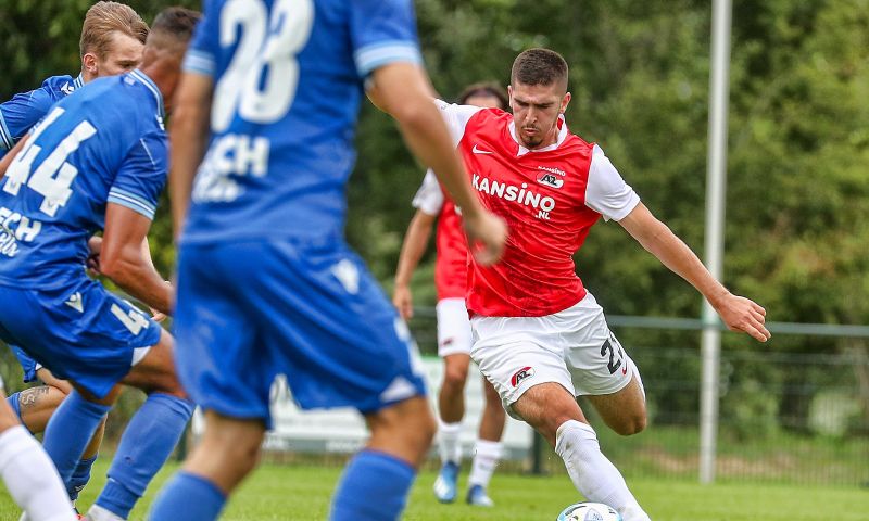 AZ rolt zonder Reijnders over Poolse subtopper heen in oefencampagne