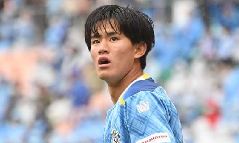 'Ajax en Feyenoord geïnteresseerd in 'grootste tienertalent van Japan''