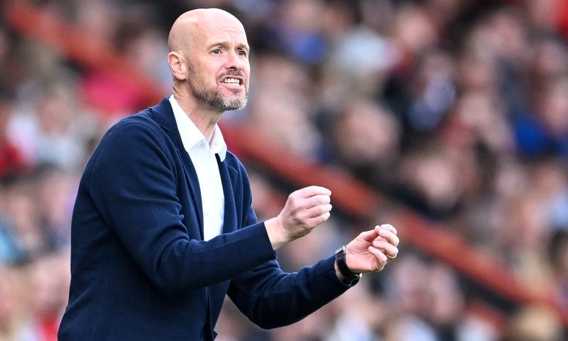 Erik ten Hag heeft zijn steun betuigd aan Edwin van der Sar