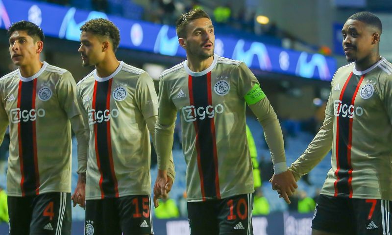 Derde shirt Ajax lekt uit: zwarte hoofdkleur met zilveren accenten 