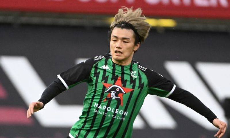 Feyenoord dient een bod in bij Cercle Brugge voor Ayase Ueda