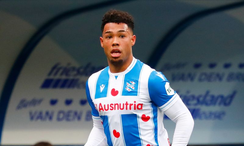 'Van Ewijk op weg naar Championship: Heerenveen-back vliegt naar Engeland'