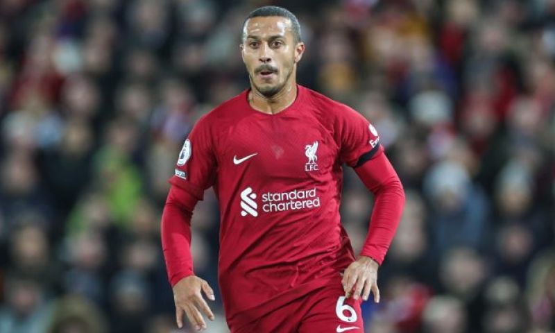 Thiago Alcántara van Liverpool heeft een aanbieding ontvangen van Al-Ahli