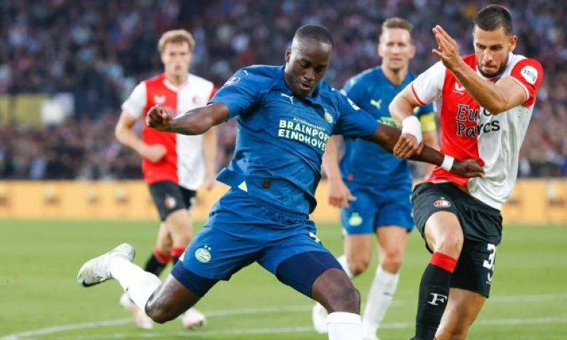 'Deceptie bij Feyenoord, Heracles geen graadmeter voor Ajax, Lang symbool van PSV'