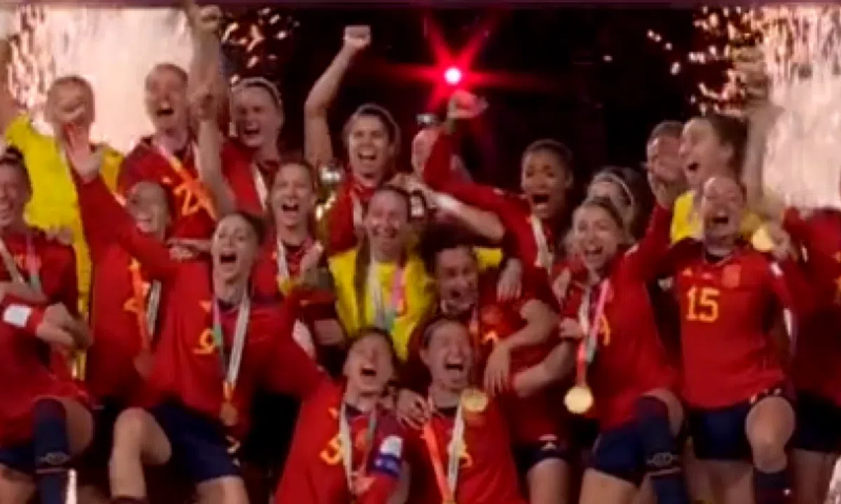 Spaanse vrouwen voor het eerst wereldkampioen, bekijk hier de hoogtepunten