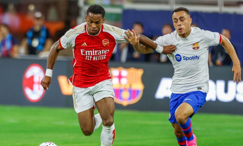 Dit is waarom Sergiño Dest met rugnummer acht speelt bij PSV