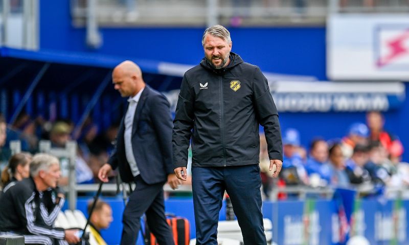 'Positie Silberbauer onder vuur: FC Utrecht houdt crisisberaad na slechte start'