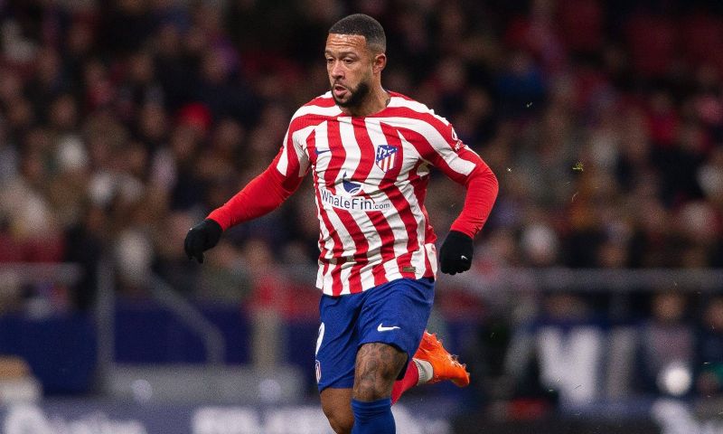 Depay ligt er enige tijd uit met een spierblessure