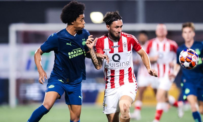 Dit is Comenencia, de speler uit de jeugdopleiding van PSV die naar Juventus gaat