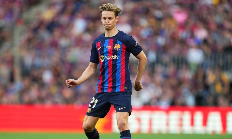 Barcelona werkt aan een nieuw contract voor De Jong