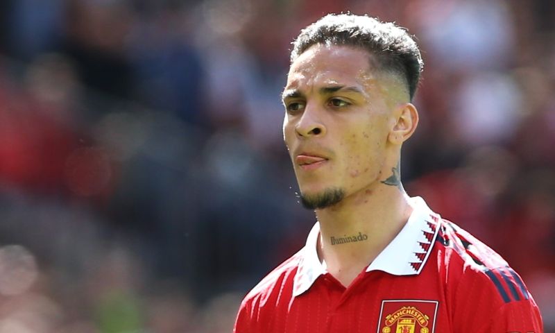 United houdt Antony voorlopig buiten selectie: 'We wachten het onderzoek af'