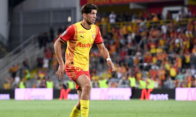 RC Lens over opmerkelijke terugkeer: 'Geen discussie over kwaliteiten Spierings'