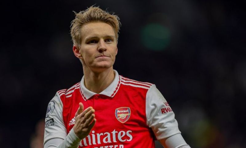 Martin Odegaard blijft langer in dienst van Arsenal