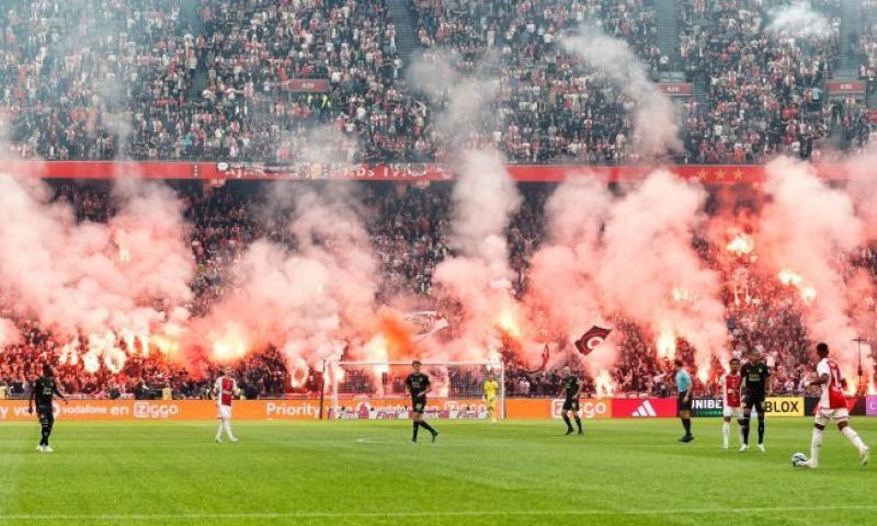 Wat is de F-Side, de fanatieke supportersgroep en harde kern van Ajax?