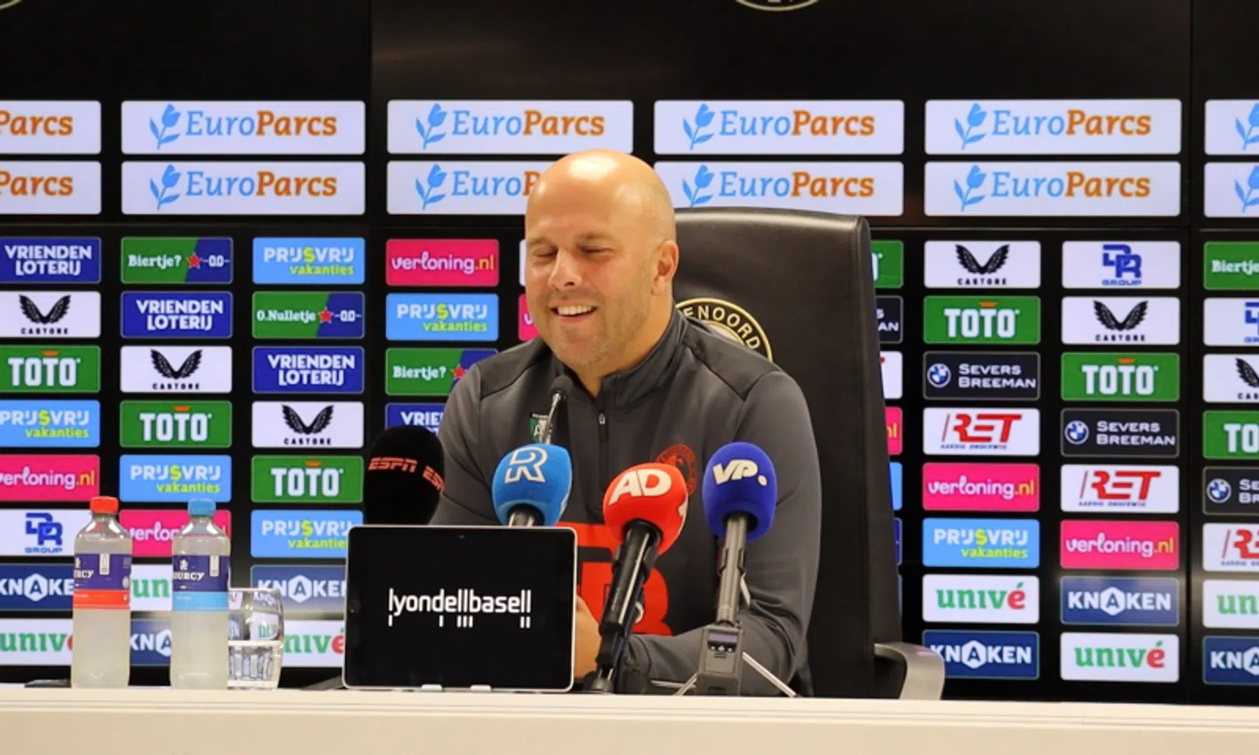 Het weerzien met Go Ahead Eagles is voor Arne Slot een bijzondere.