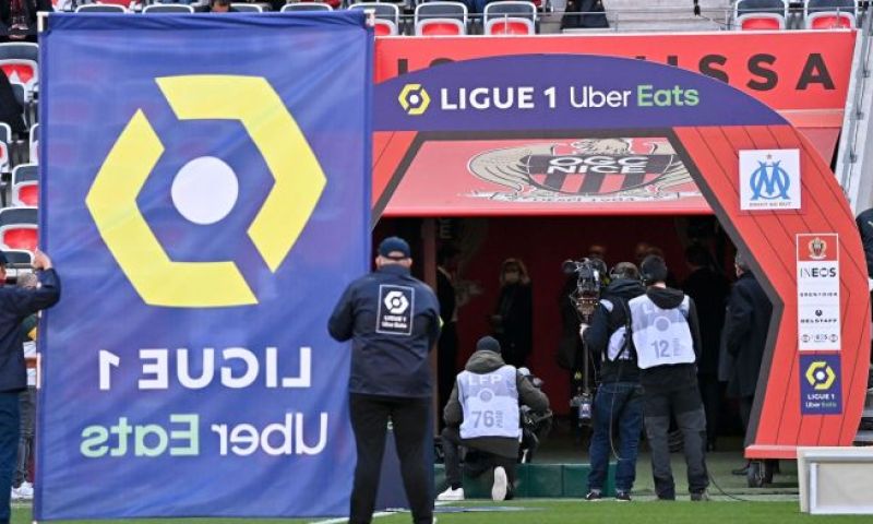 Volgens Franse media staat een speler van Nice op het punt om suïcide te plegen