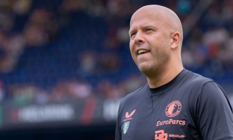 Slot lovend over Feyenoorder: 'Hij is enorm populair bij zijn teamgenoten'