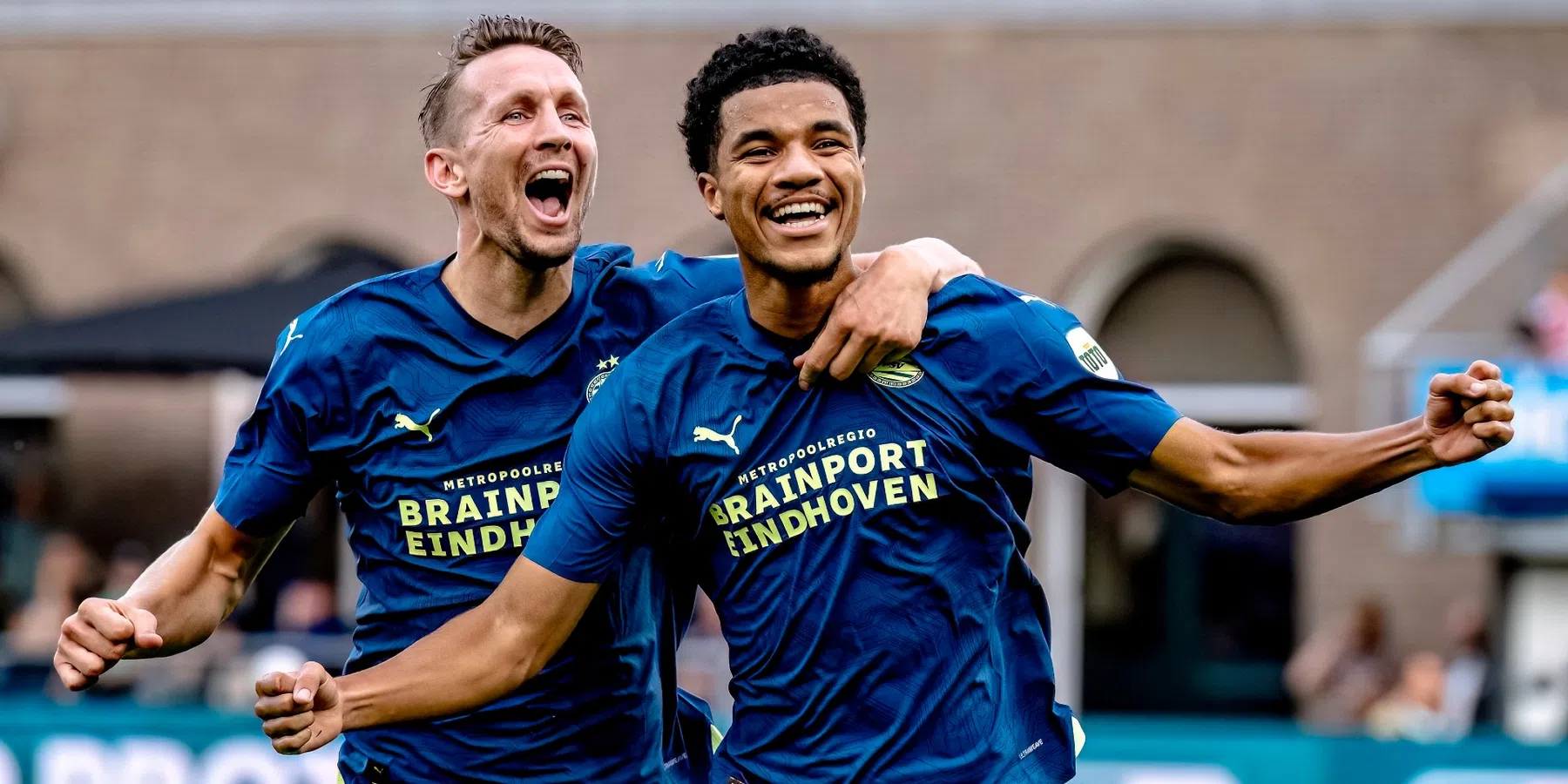 PSV heeft een eenvoudige middag beleefd bij Sparta Rotterdam