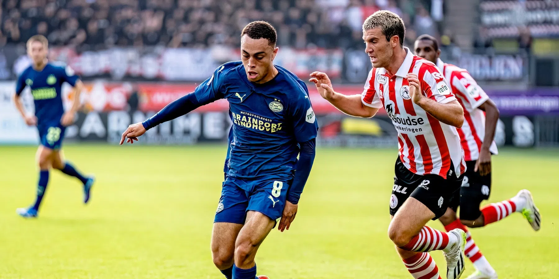 PSV op rozen in Eredivisie: 'Zelfs de wissels doen het allemaal goed'