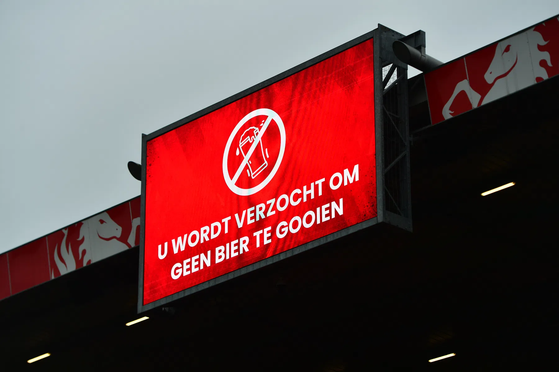 Nieuw rapport rond supportersgeweld: 'koppeling ID-kaart en inperking alcohol'