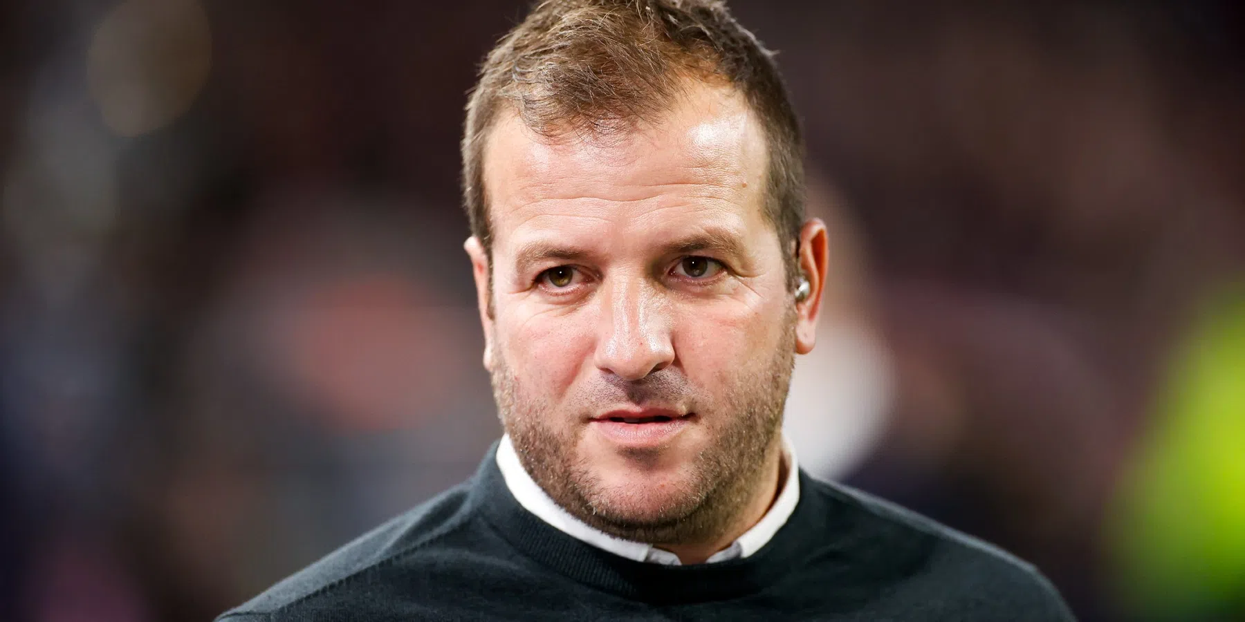 Van der Vaart stomverbaasd door tafelgast: 'Willen jullie spannende aflevering?'