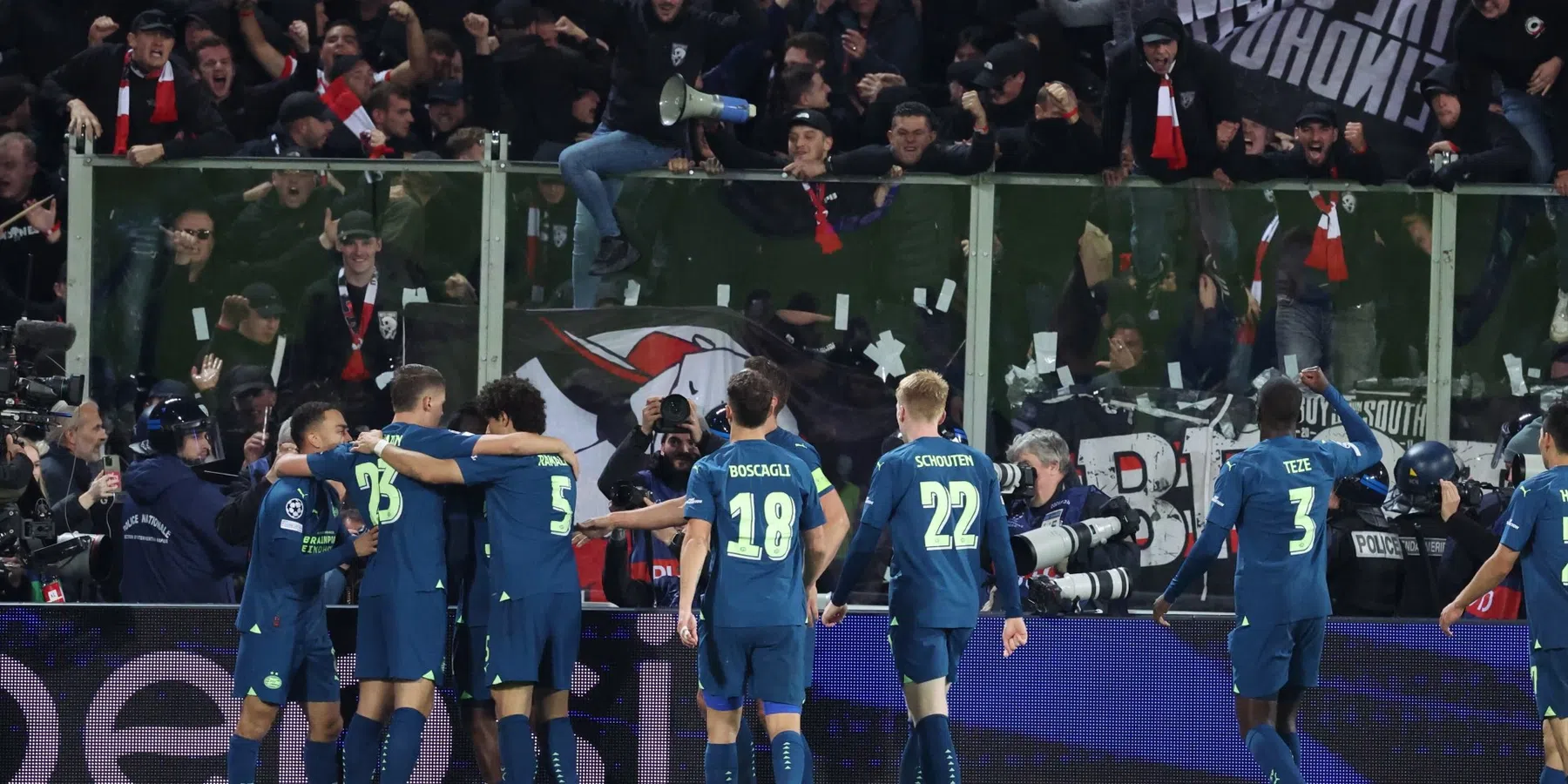 PSV vraagt supporters door middel van statement zich positief te laten zien