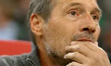 Thumbnail for article: Mooie beelden: Van 't Schip zichtbaar ontroerd bij debuut als Ajax-coach