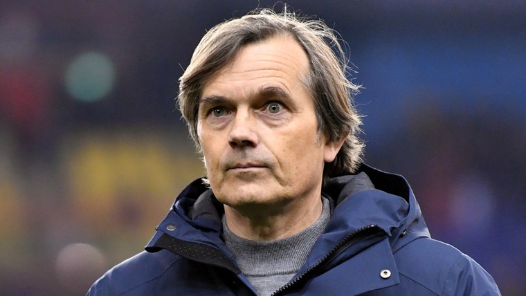 Vitesse trainer Phillip Cocu heeft geen goed woord over voor Vitesse