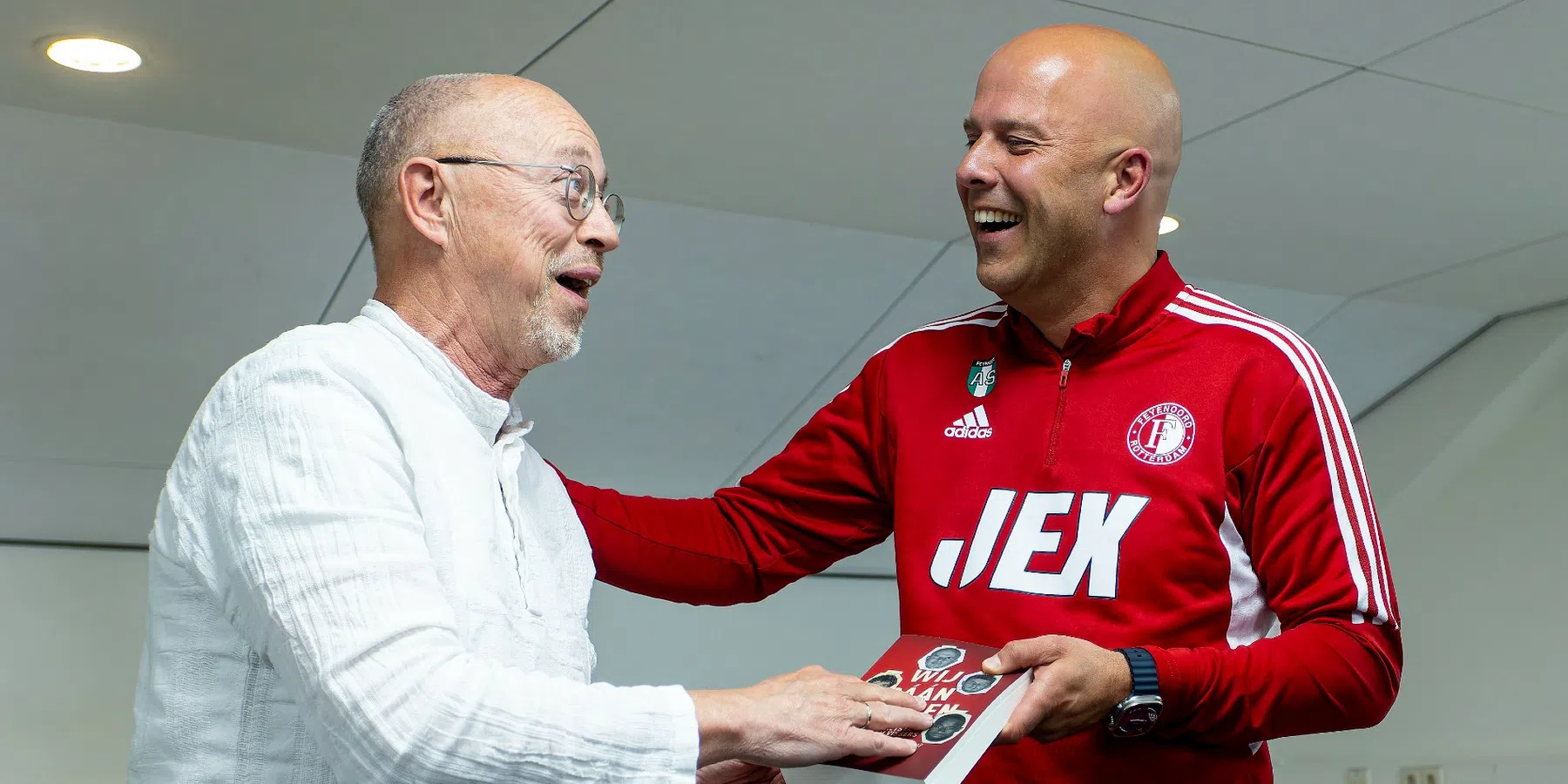 Willem Vissers en Kenneth Perez zijn onder de indruk van Feyenoord