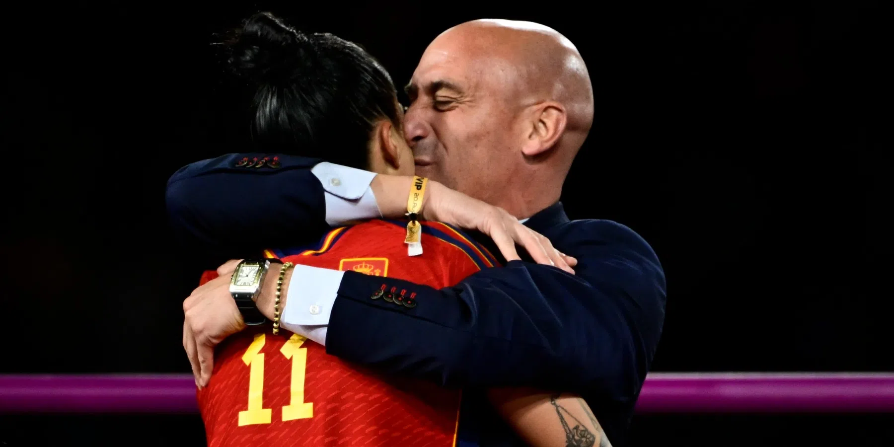 Luis Rubiales heeft naast Spaanse spelers ook Engelse spelers gekust