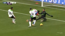 Thumbnail for article: VAR schiet Van Dijk te hulp: Palace ziet penalty teruggedraaid worden