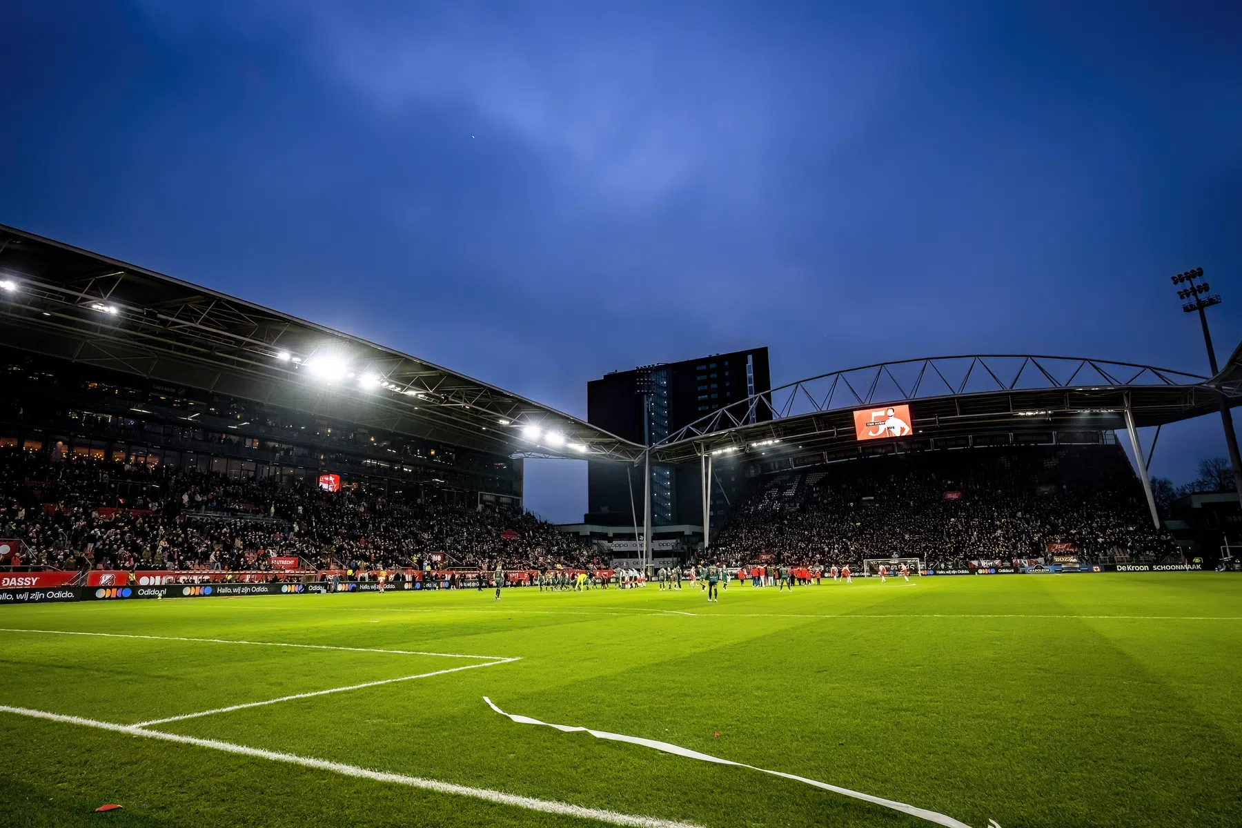 Waarom wordt Hercules-Ajax in De Galgenwaard gespeeld?