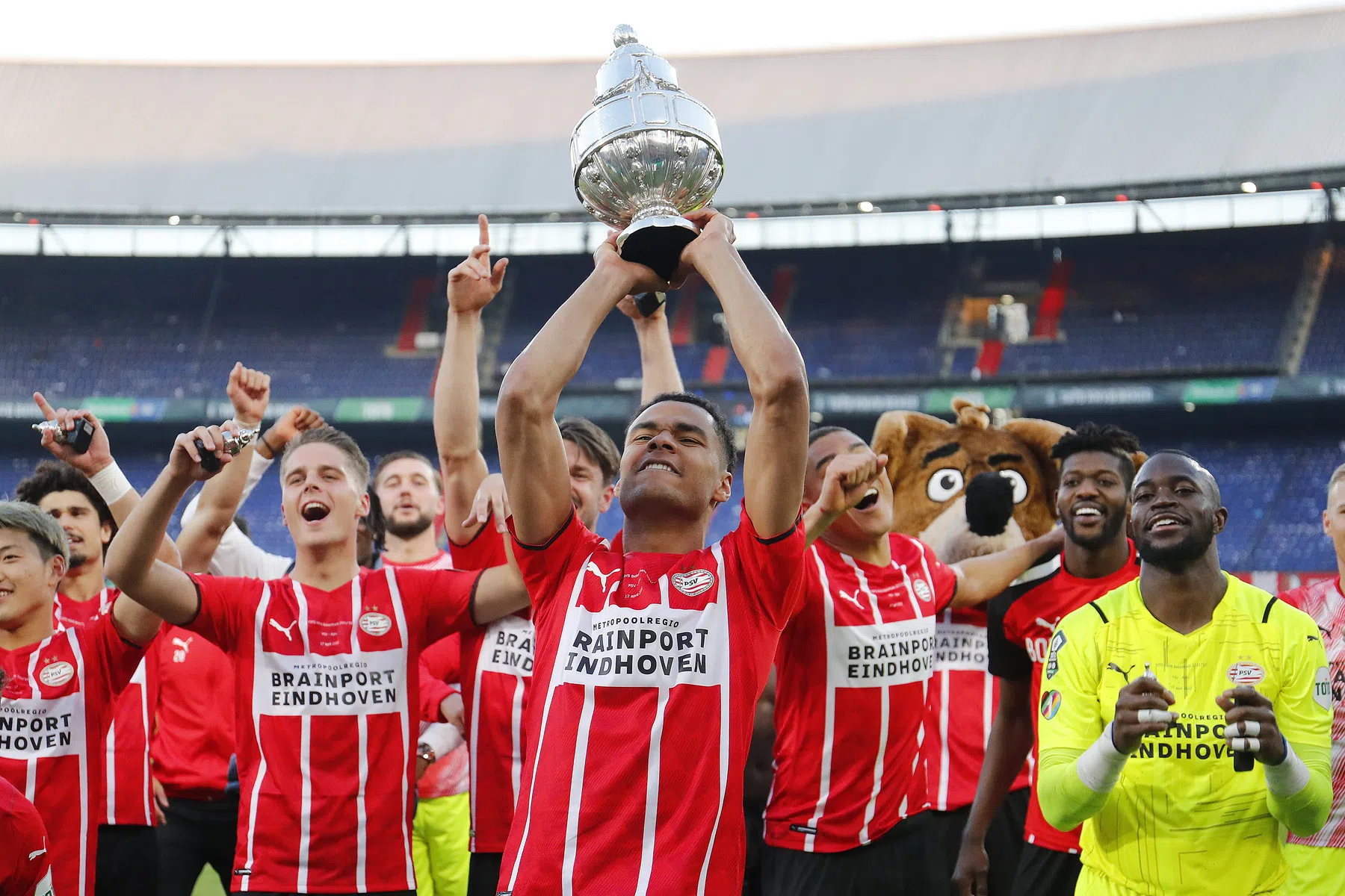 Hoe deed PSV het de afgelopen jaren in de KNVB Beker?