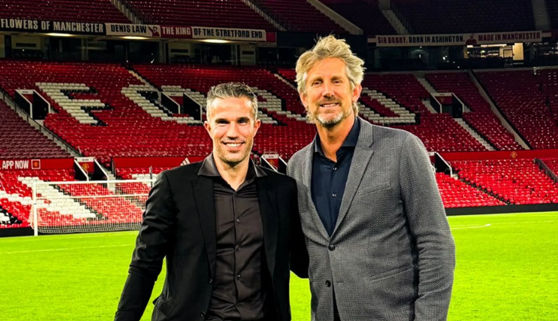 Edwin van der Sar en Robin van Persie waren voor even terug bij Man United