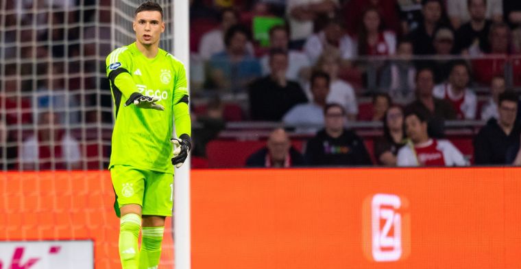 Ajax-goalie verlaat trainingskamp met een hersenschudding