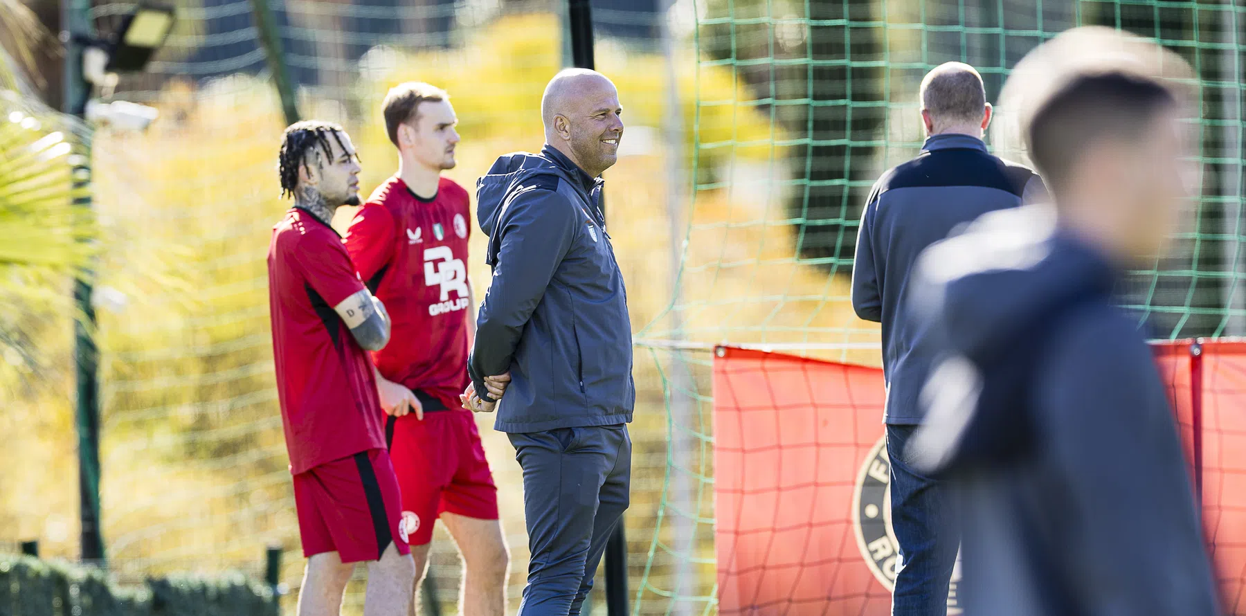 Dit is hoe Slot geblesseerd is geraakt tijdens het trainingskamp van Feyenoord