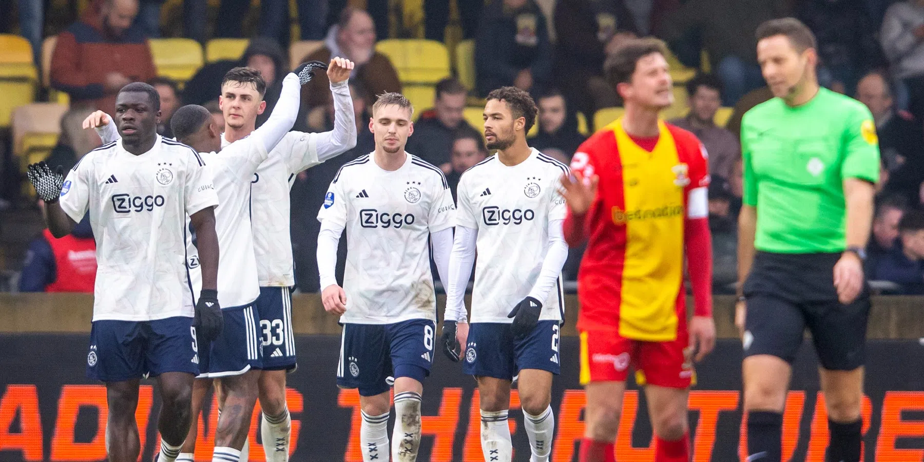 Ajax Boekt Moeizame Overwinning Op Go Ahead Eagles Na Heerlijk ...