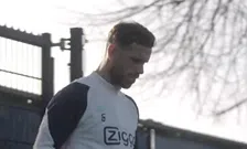 Thumbnail for article: De beelden: Henderson met werkvergunning op zak in Ajax-tenue op de training