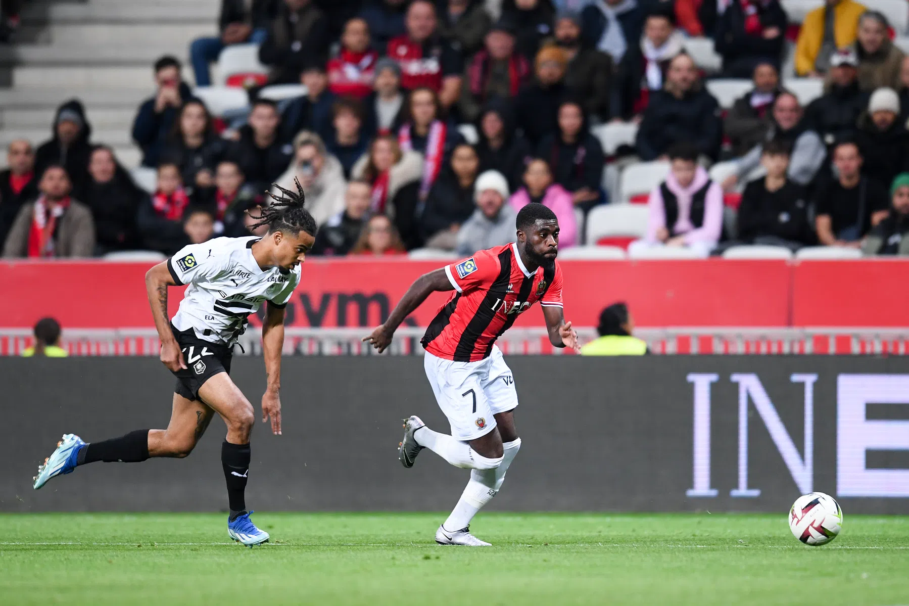 'Feyenoord bezig met mogelijke komst 23-jarige verdediger van Stade Rennes'