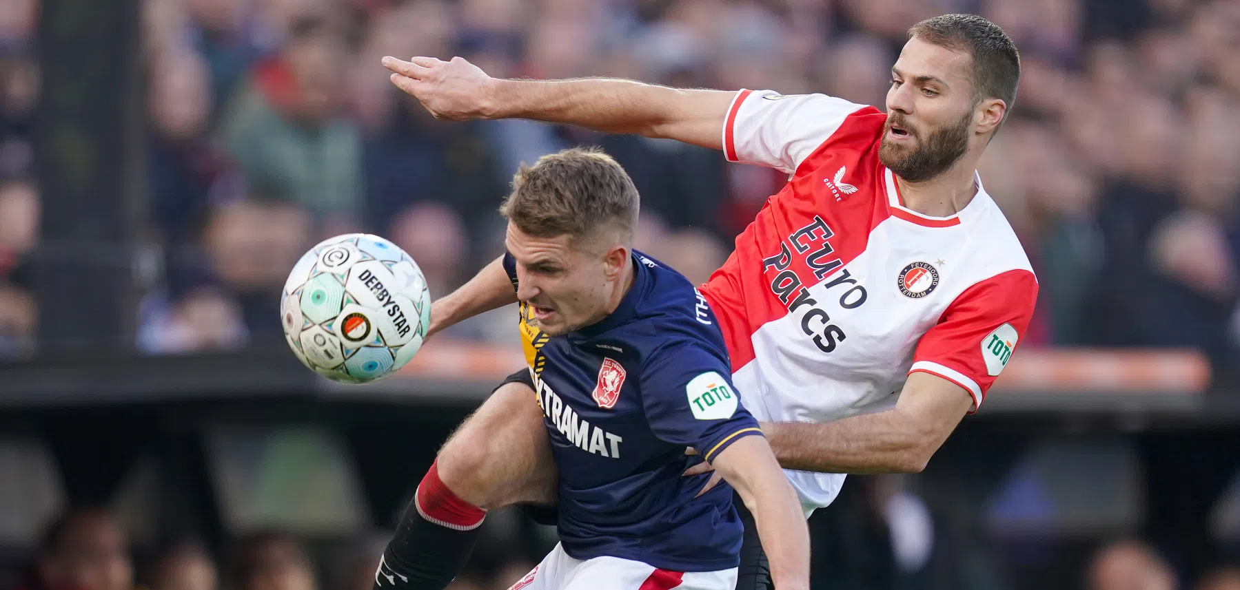 Feyenoord en FC Twente weten beide niet te scoren in een rommelige strijd