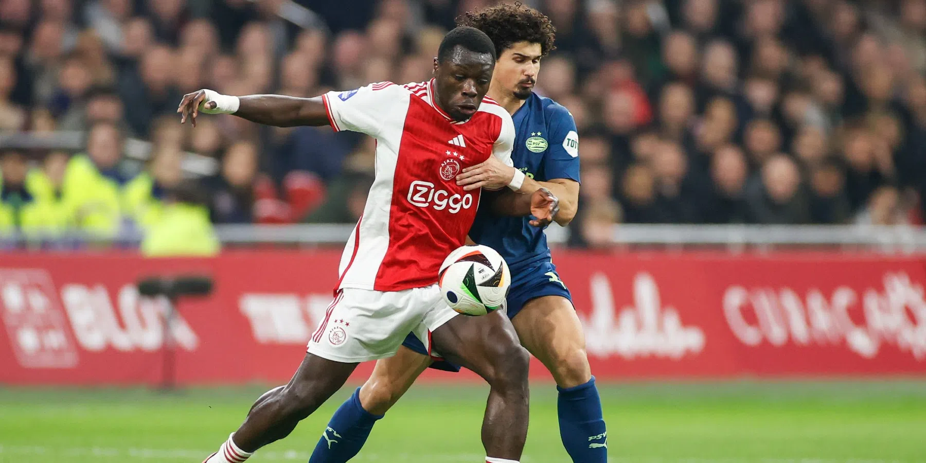 Dit Ajax-record schoot Brobbey met zijn assist tegen PSV uit de boeken