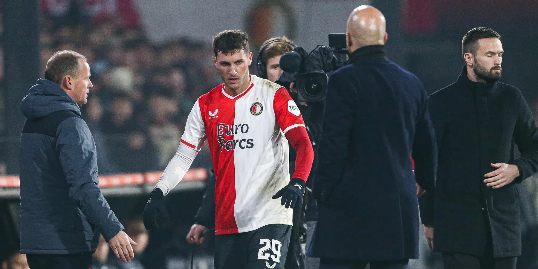 Gimenez begon ruim een jaar geleden voor het laatst op de bank bij Feyenoord