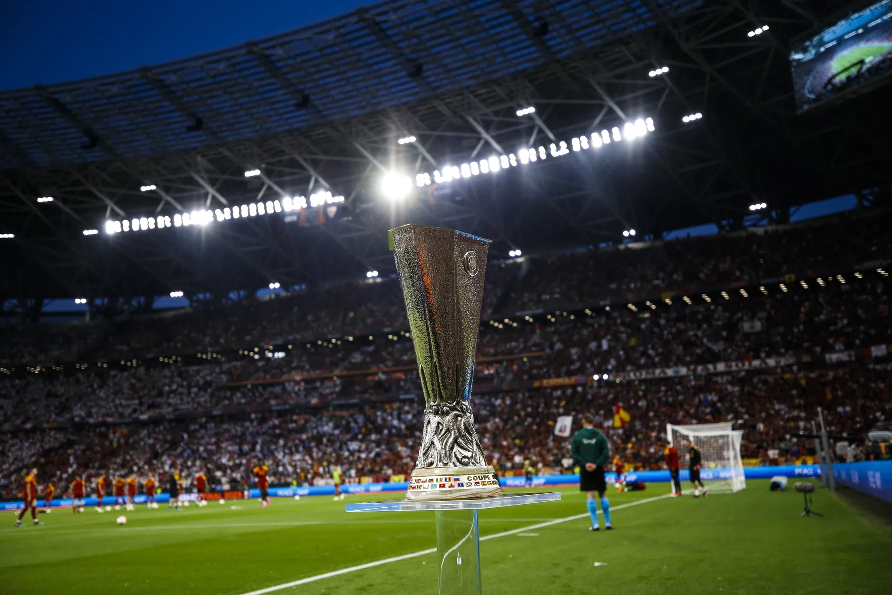 Wat is het speelschema van de tussenronde europa league?