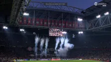 Thumbnail for article: Heerlijke beelden: Ajax-aanhang pept spelers op met vuurwerkshow en fraai spandoek