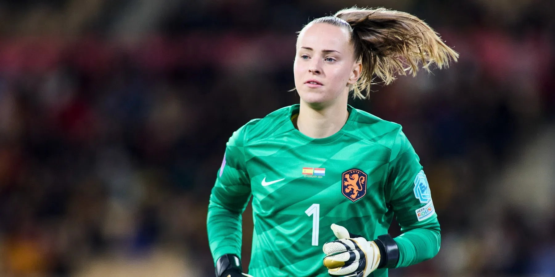 Daphne van Domselaar kan toptransfer van Aston Villa naar Arsenal maken