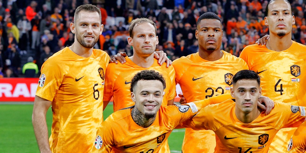 Stefan de Vrij heeft het trainingskamp van Oranje verlaten met een liesblessure