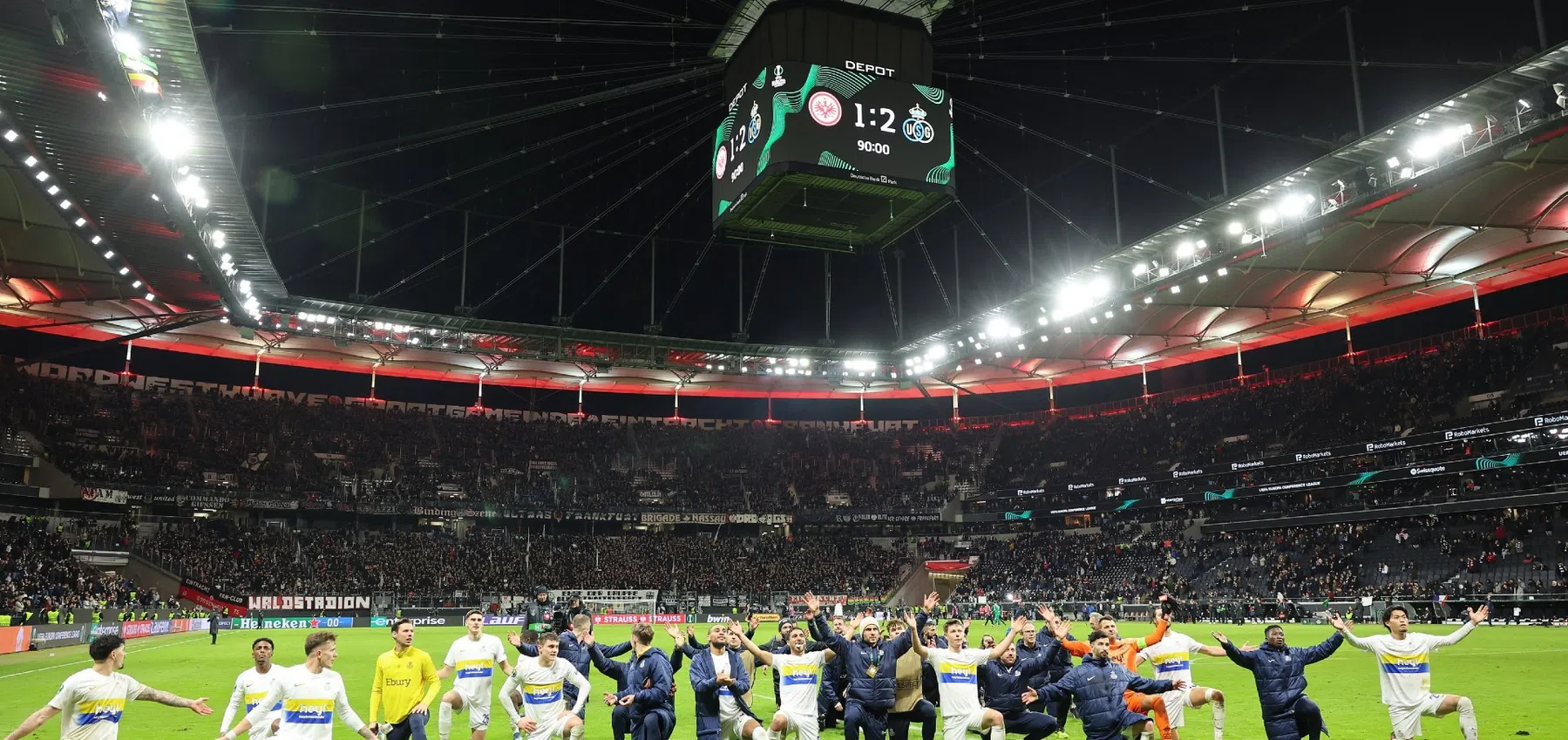 Dit is het Deutsche Bank Park, het stadion waarin Oranje tegen Duitsland speelt