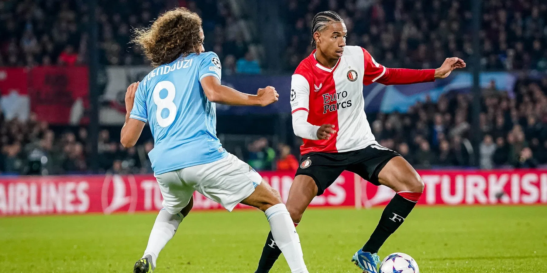 Calvin Stengs is weer gesignaleerd op het trainingsveld van Feyenoord