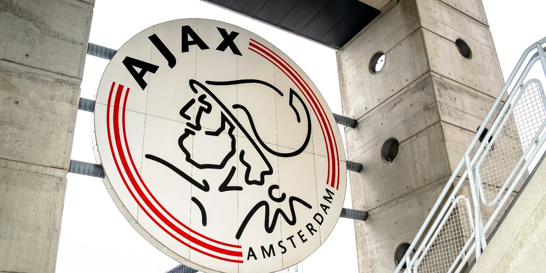 Valentijn Driessen vertelt dat een deel van de rvc van Ajax vertrekt