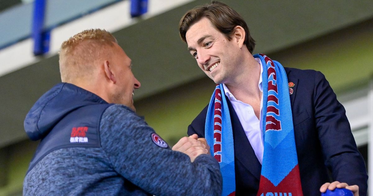 'Beoogd eigenaar Parry gijzelt Vitesse na weigering nagekomen bankgarantie'